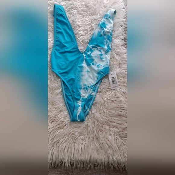 Brand New Dippin Daisy High Cut Deep low V neck on piece crystal tiedye swimsuit - Picture 1 of 5
